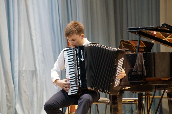 Концерт коллективов и солистов отделения «инструменты народного оркестра»